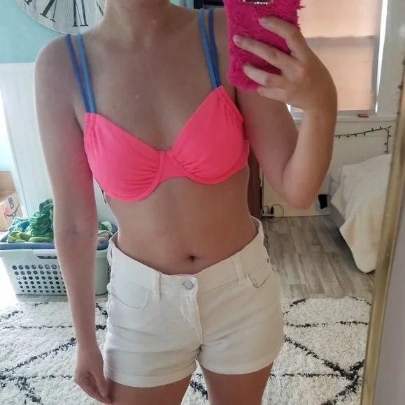 Venus Hot pink swim top - Picture 1 of 4